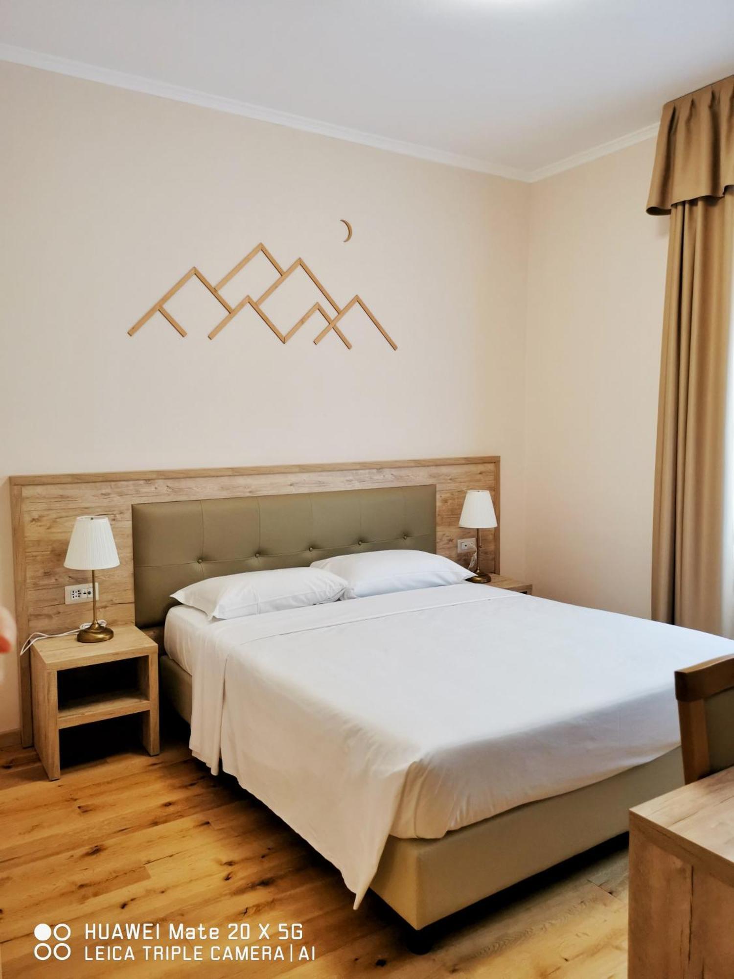 Guesthouse Central Station Group - Via Ponte Seveso 18 Milano Exteriör bild